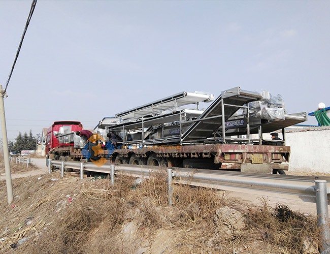 預制菜加工設備裝車發(fā)往客戶